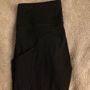 Black lululemon leggings